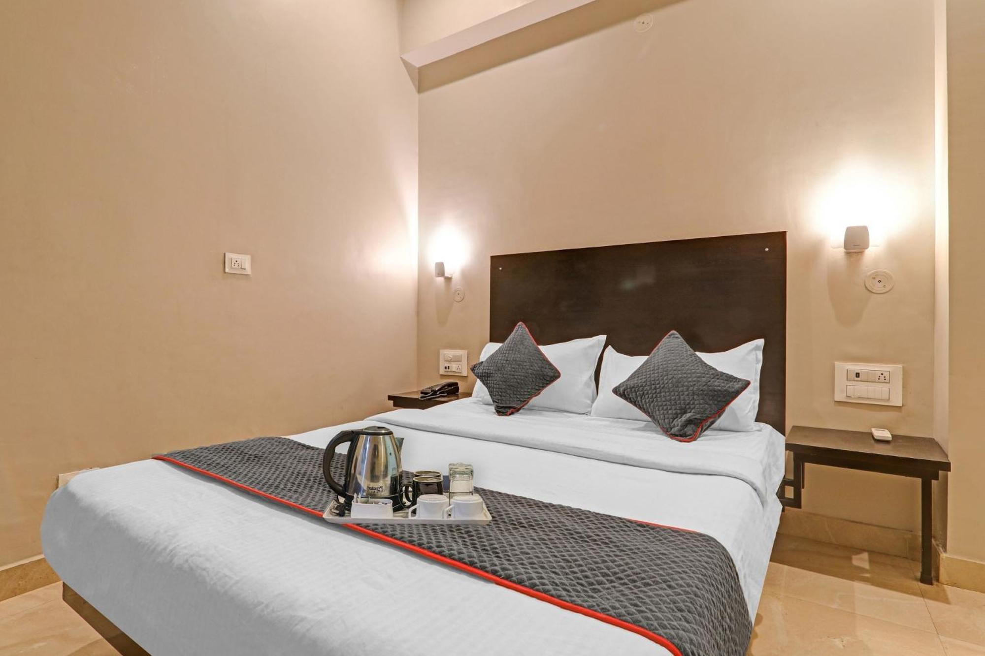 Super Townhouse Amaraa Hotel Near Phoenix Palassio Lucknow Zewnętrze zdjęcie