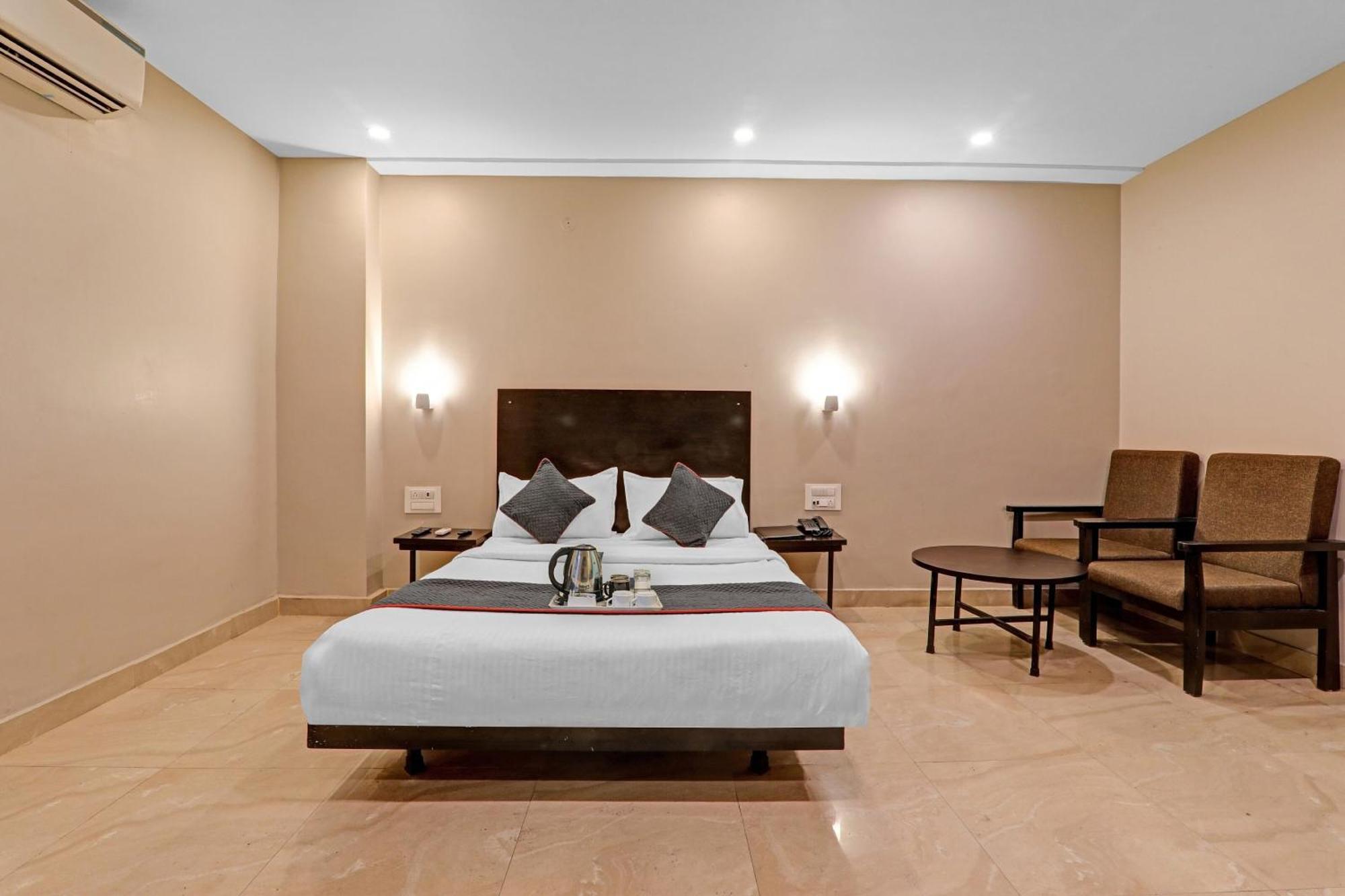 Super Townhouse Amaraa Hotel Near Phoenix Palassio Lucknow Zewnętrze zdjęcie