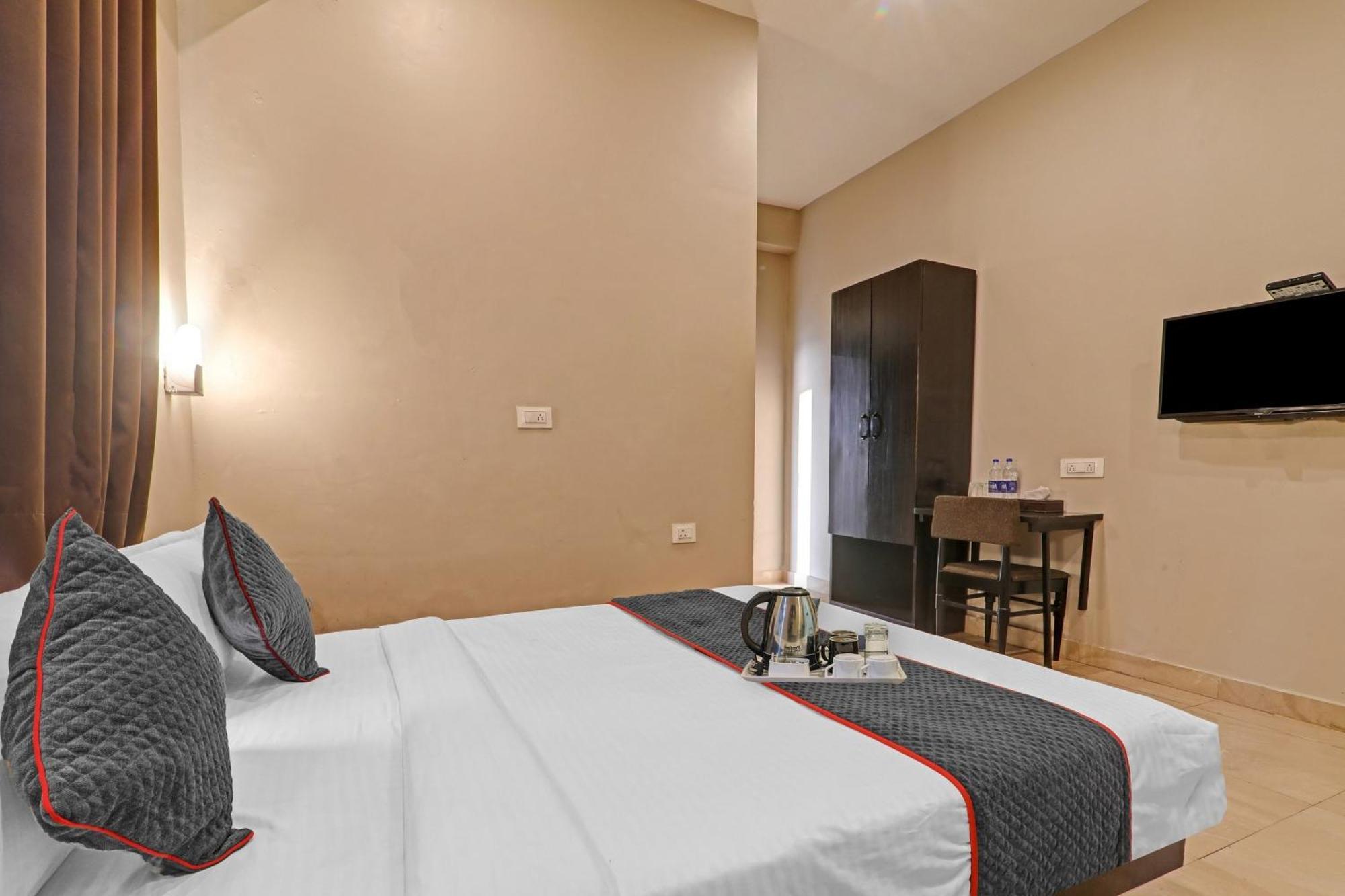 Super Townhouse Amaraa Hotel Near Phoenix Palassio Lucknow Zewnętrze zdjęcie