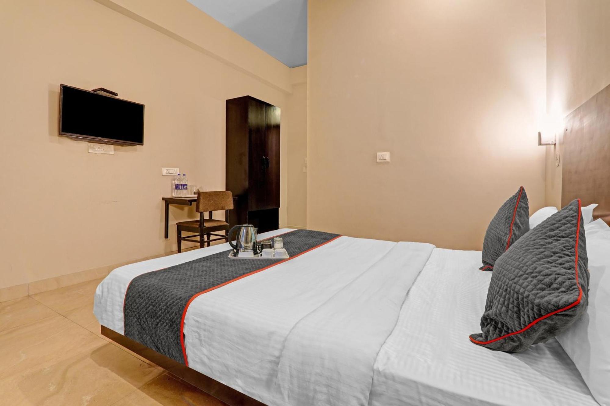 Super Townhouse Amaraa Hotel Near Phoenix Palassio Lucknow Zewnętrze zdjęcie